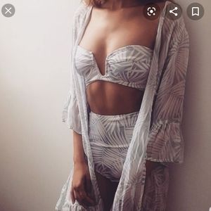 For love and lemons orange palm set